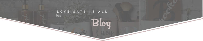 L  O  V  E     S  A  Y  S     I   T     A  L  L tes Blog